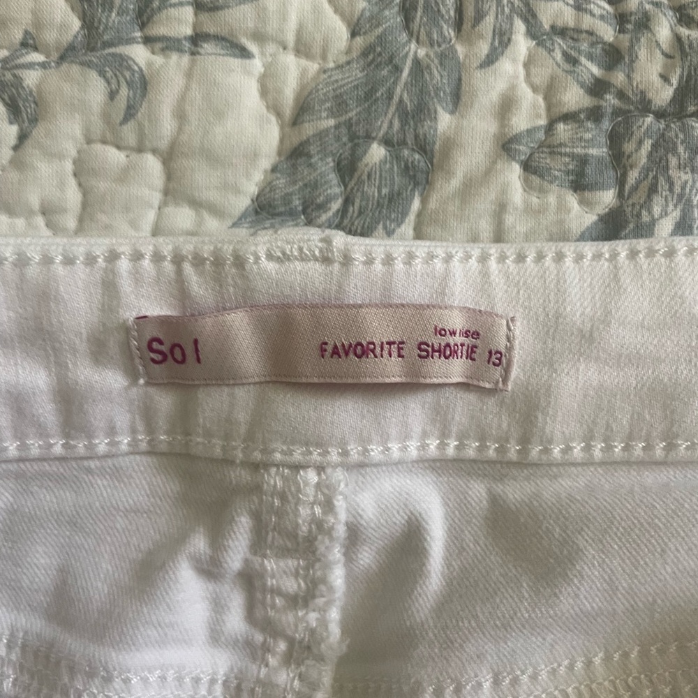 🔥 DEAL OF THE WEEK 🔥 White jean shorts distressed - Picture 6 of 6